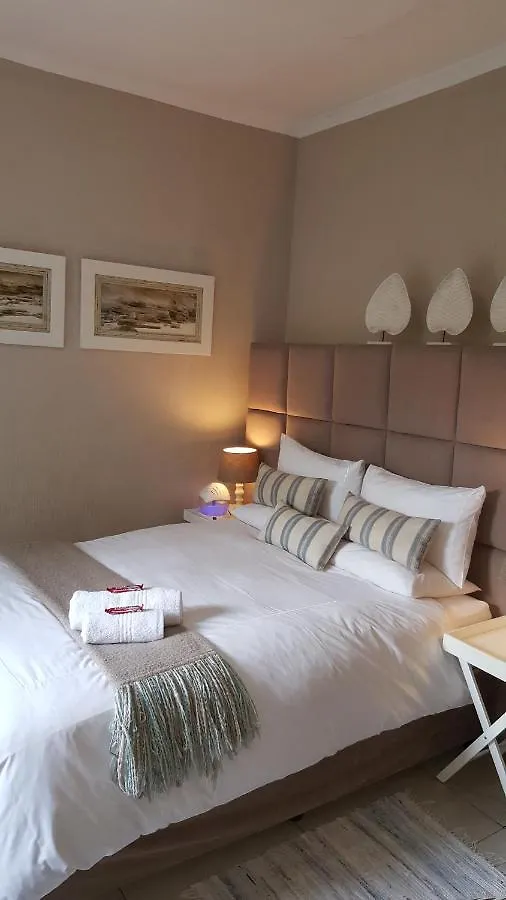 Guest House Frame Ace Bellville